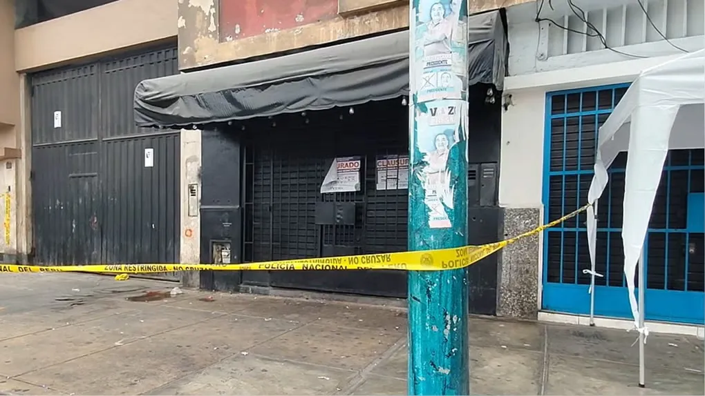 Sicarios asesinan a balazos a un hombre dentro de un bar cerca del mercado Matute, en La Victoria
