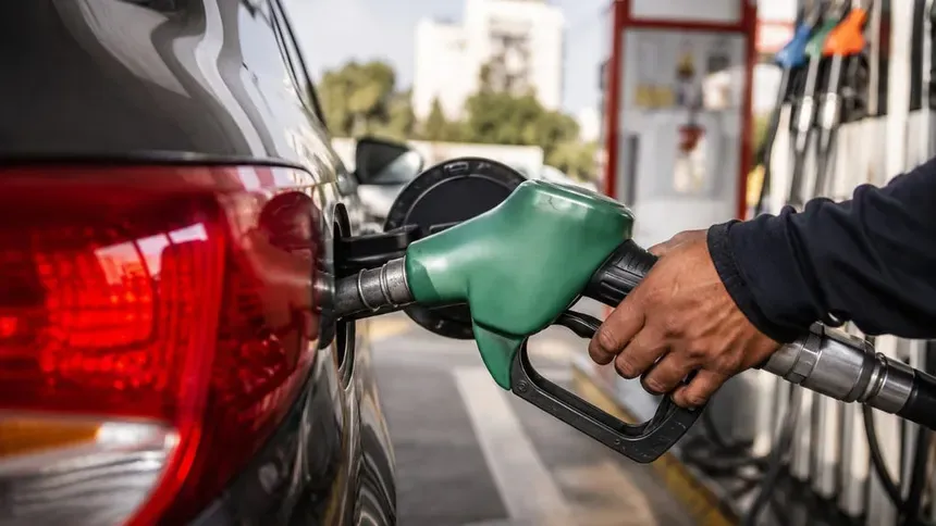 Combustibles suben hasta 30 % en dos semanas: Petroperú y Repsol ajustan precios por tensión en Medio Oriente