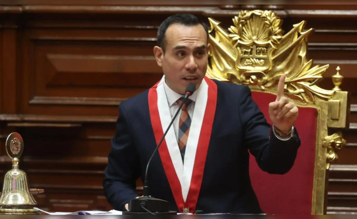 Congreso condecora en reserva a José Jerí con la Medalla de Honor y desata una ola de críticas
