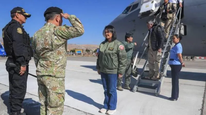 Presidenta Keiko Fujimori visita el Vraem y reafirma respaldo a las Fuerzas Armadas y la Policía Nacional