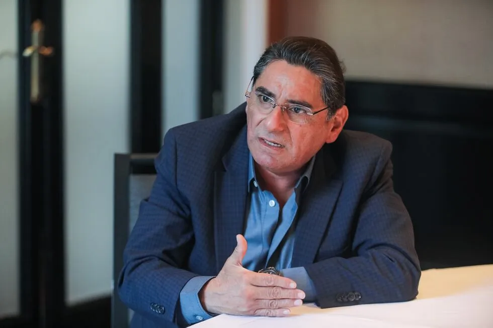 Carlos Álvarez cuestiona presencia de investigados en el Congreso y pide sanciones contundentes