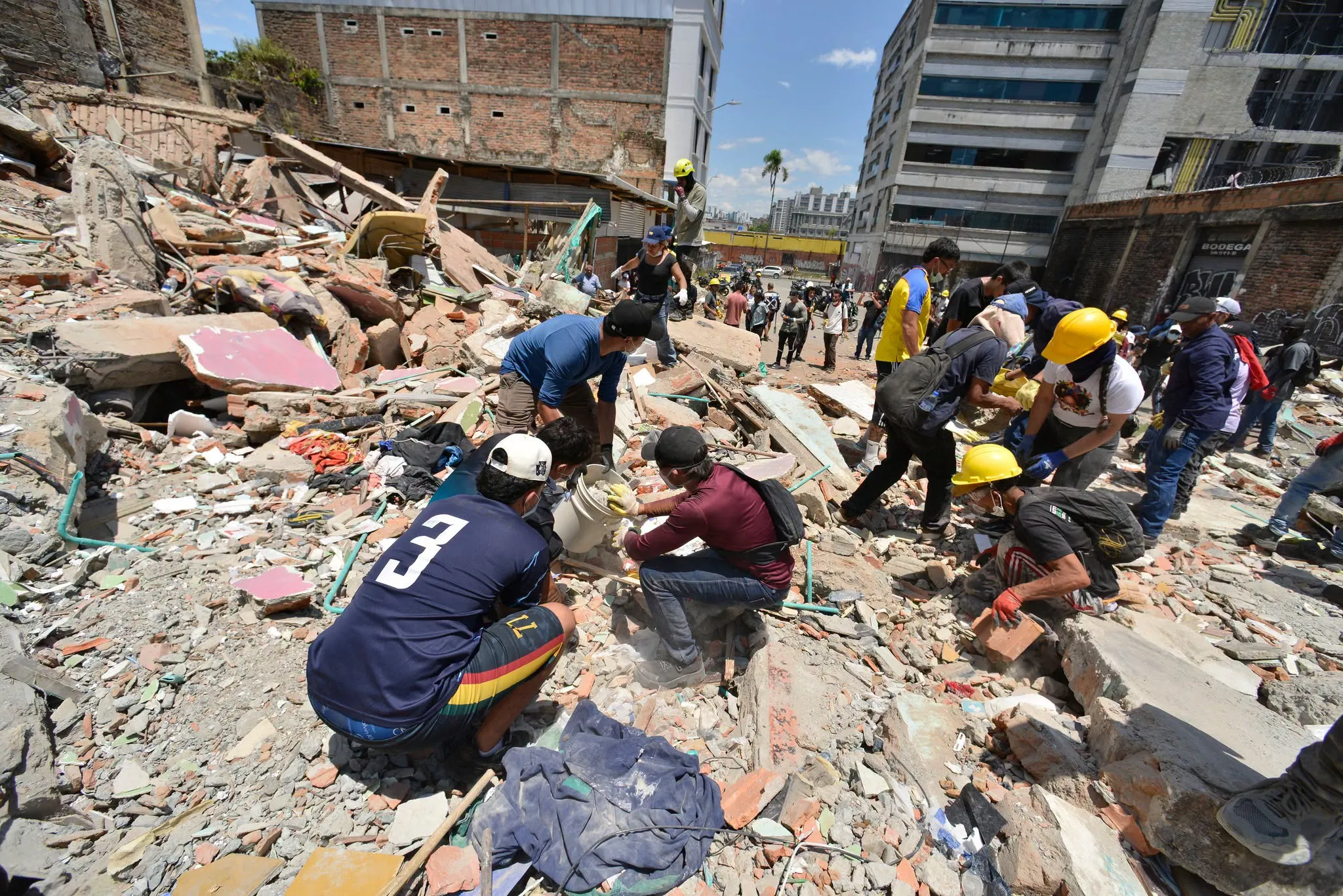 Terremoto en Colombia: cifra de muertos aumenta a 294 y hay 320 desaparecidos